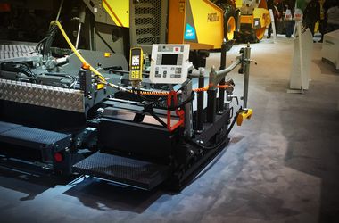 Asphalt Paver with MOBA-matic II