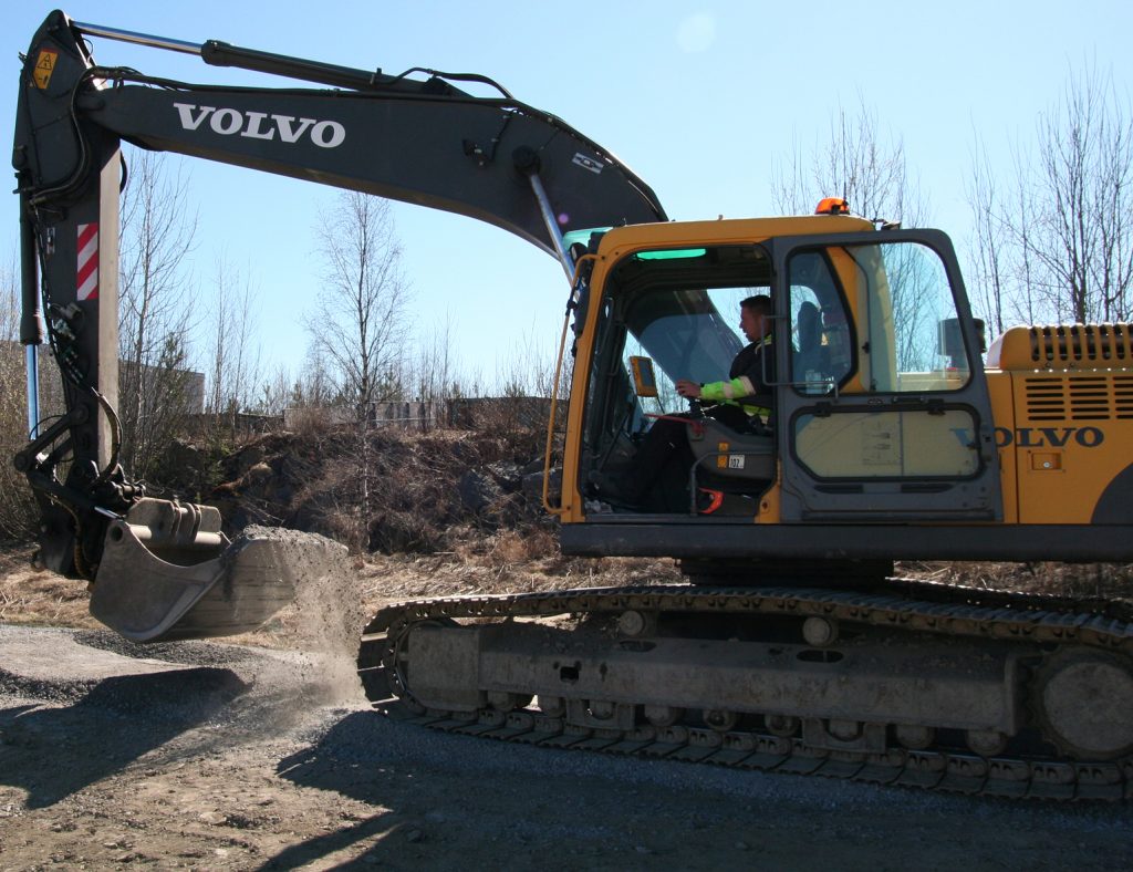 Excavator+with+Xsite+Pro_3D_control_1